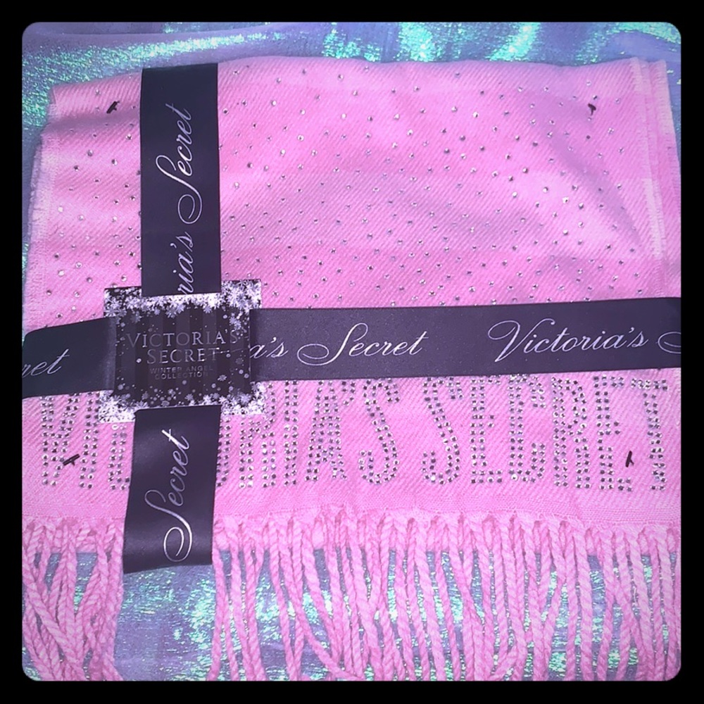 Victoria’s Secret scarf